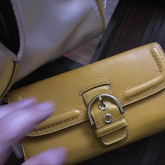 Coach handbag and matching wallet - Picture 3 of 5